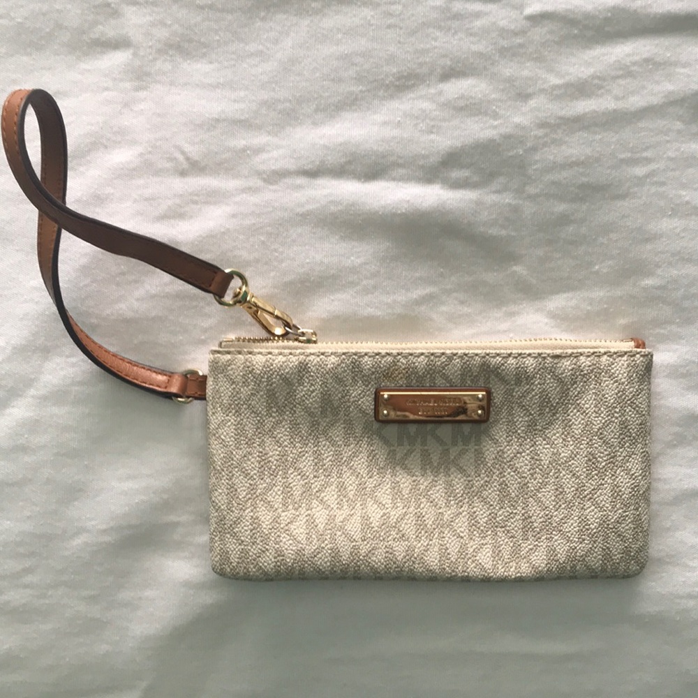 Michael Kors wristlet
